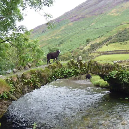 Renovated 5 Bedroom Farmhouse In Picturesque Eskdale, Lake District בית נופש אסקדייל