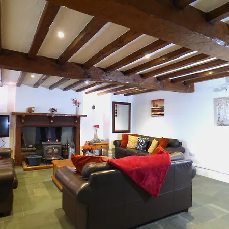 Renovated 5 Bedroom Farmhouse In Picturesque Eskdale, Lake District בית נופש אסקדייל